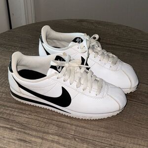 Nike Classic Cortez white black women size 6